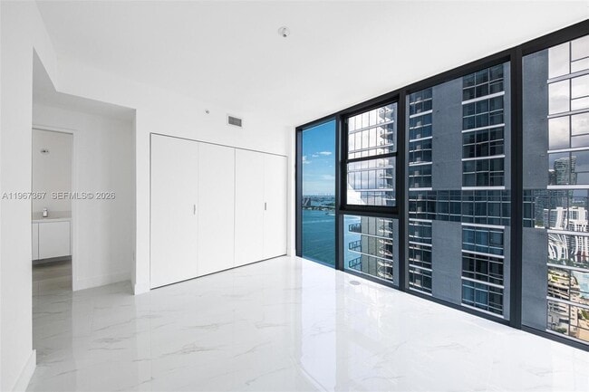 Building Photo - 700 NE 24th St