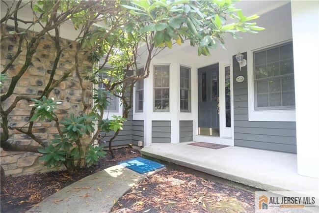 Building Photo - 56 Coriander Dr