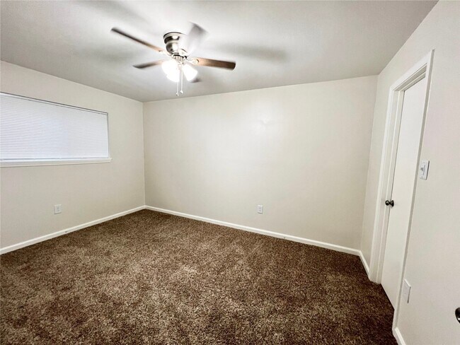 Building Photo - 130 Oyster Creek Dr