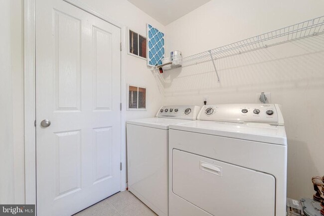 Building Photo - 4656 Kirkland Pl