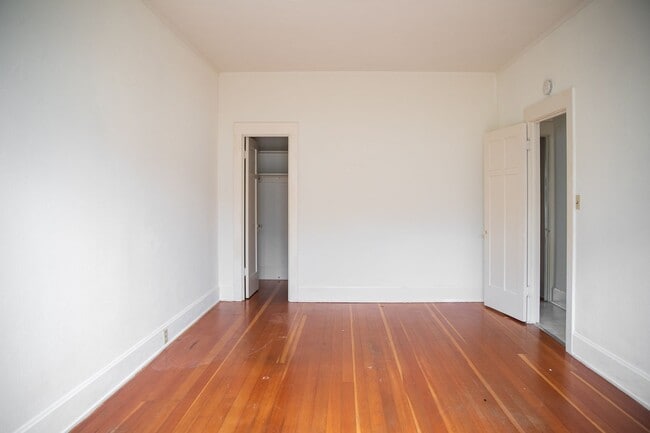 Building Photo - Classic Pacific Grove Duplex - Available D...