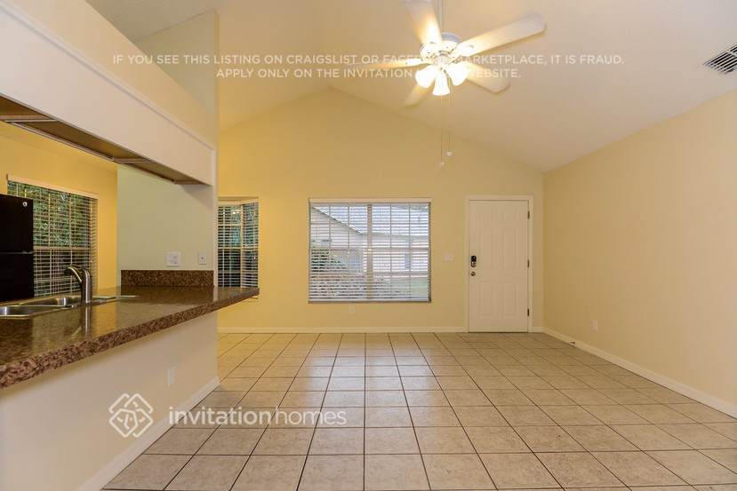 Building Photo - 3764 Carmichael Ct