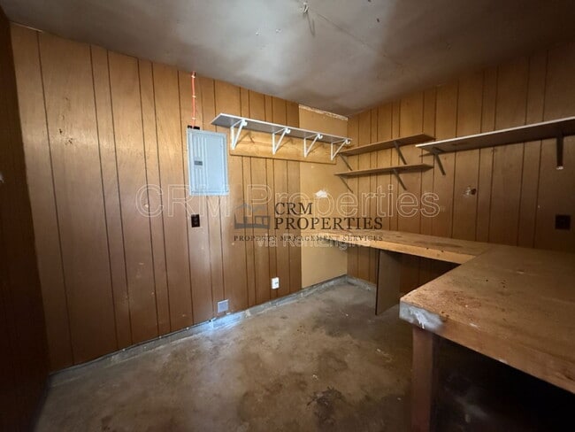 Building Photo - 806 Maumee Dr