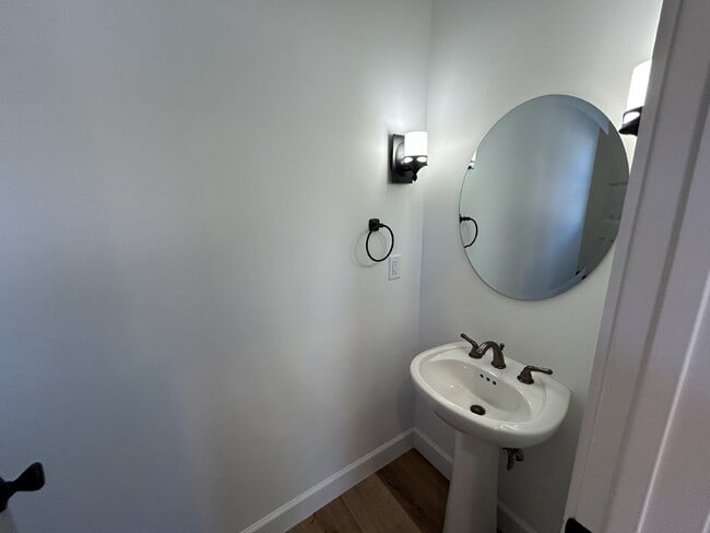 Building Photo - 3BD 2.5 BA DANSBY DR CONDO AVAILABLE FOR RENT NOW