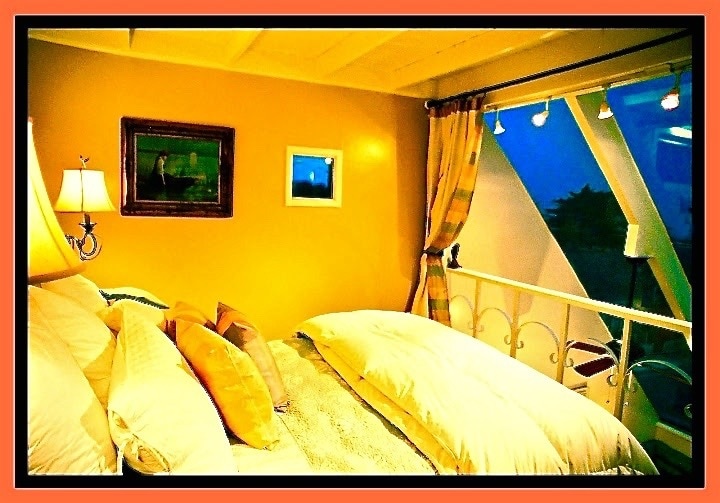 Ocean View Bedroom - 137 4th St