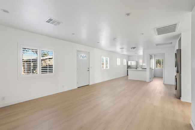 Building Photo - 13050 Terra Bella St