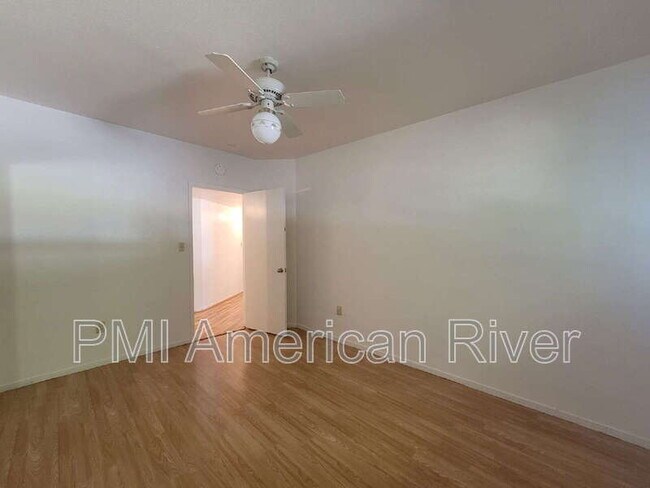Building Photo - 977 Briarcrest Way