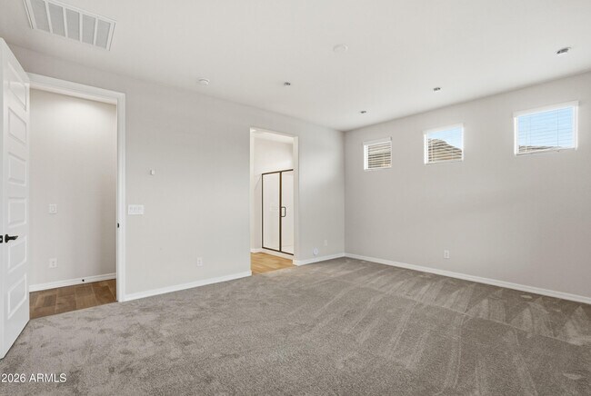 Building Photo - 932 W Macaw Dr