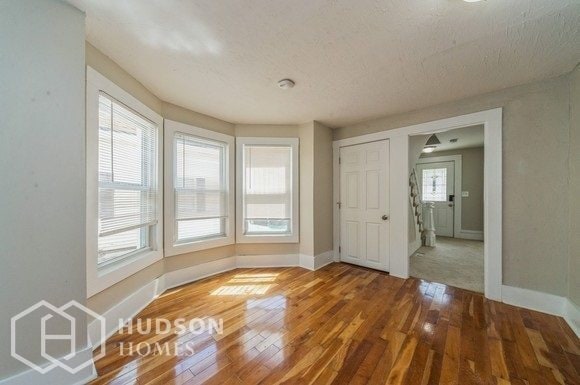 Building Photo - 14 Cross St