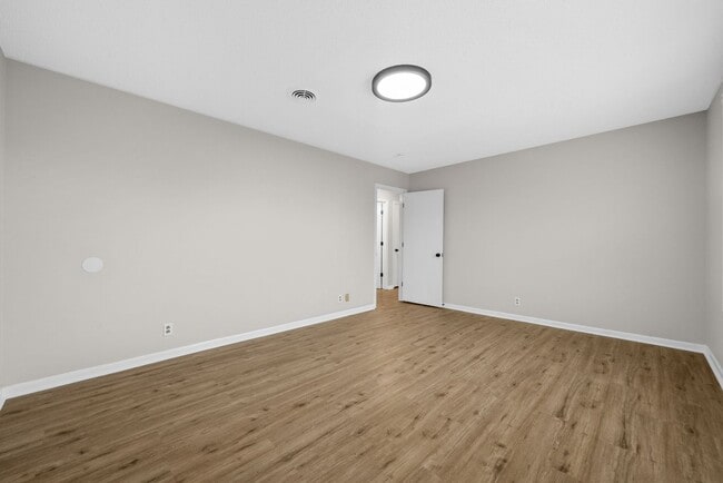 Building Photo - 125 Tandy Dr