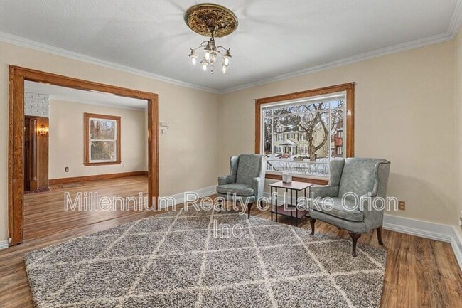 Building Photo - 52 E Iroquois Rd