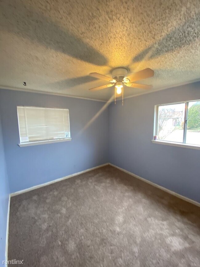 Building Photo - 3 br, 1.5 bath House - 1408 Hammond Dr e.g...