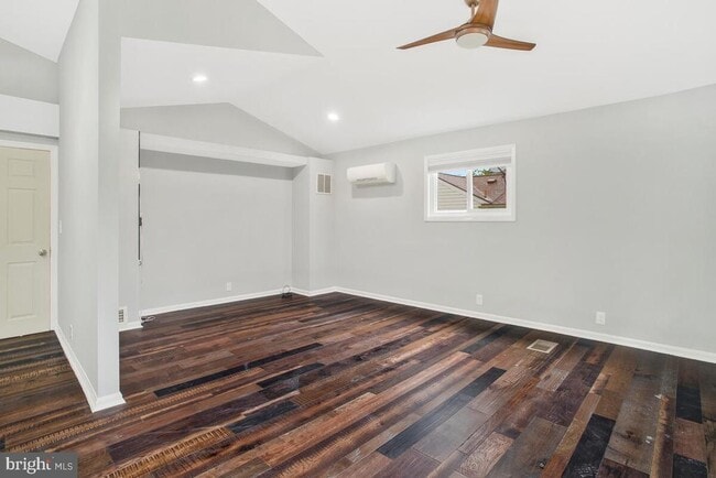 Building Photo - 509 Denham Rd