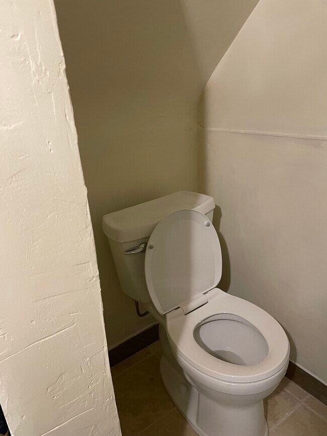 Building Photo - 1319 Jerome St