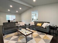 Building Photo - 3685 Fairway Dr