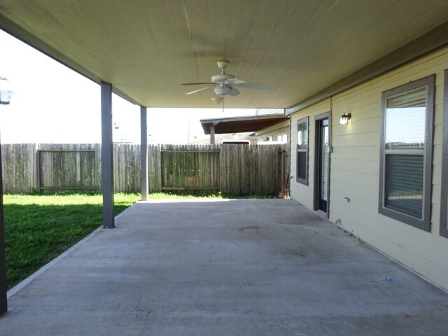 Building Photo - 7534 Appleberry Dr