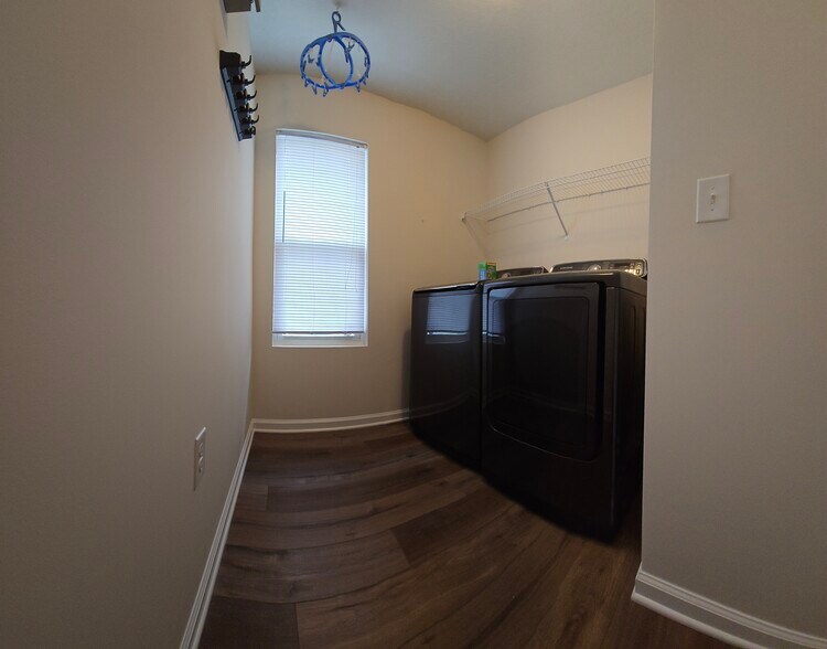 Laundry - 473 Sebastian Dr