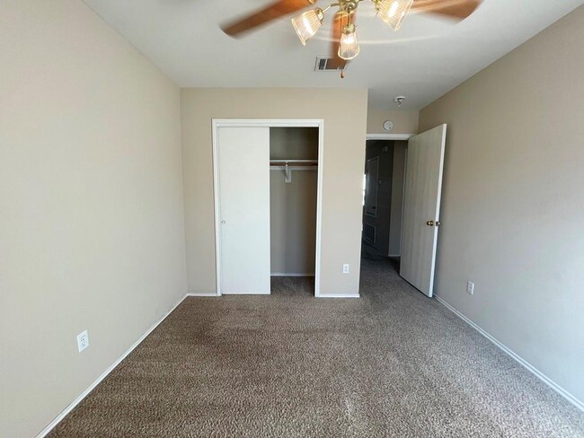 Building Photo - 209 Katy B Ln