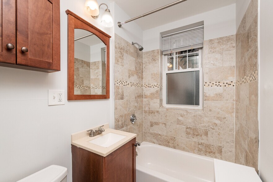 Building Photo - 286 Chestnut Hill Ave