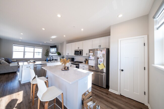 Building Photo - 21860 136th Wy