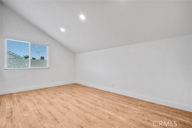 Building Photo - 4942 E Glenview Ave
