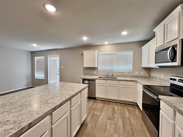 Building Photo - 824 Towngreen Dr