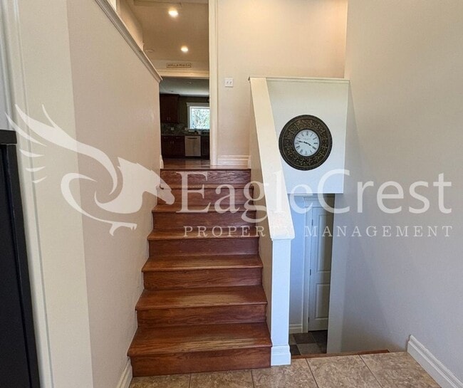 Building Photo - Beautiful Five Bedroom Home with Acreage