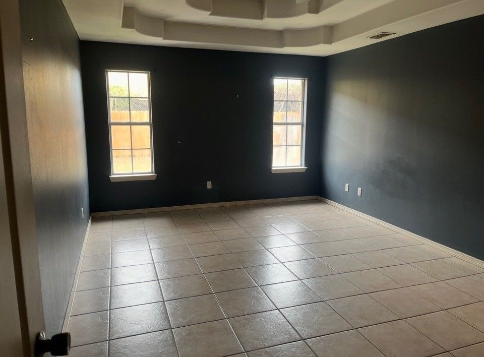 Building Photo - 1808 N Yellow Brick Rd