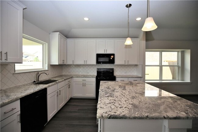 Building Photo - 635 Pheasant Hill Ln