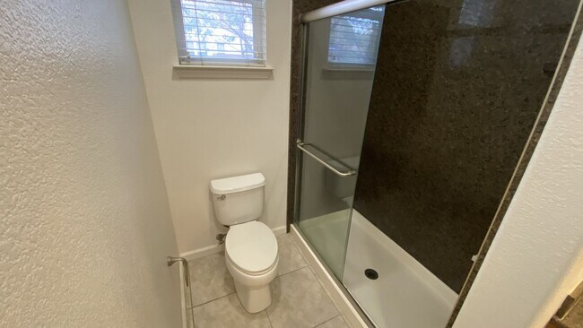 Building Photo - Mountain House Home Spacious 4 Bedroom, 3....