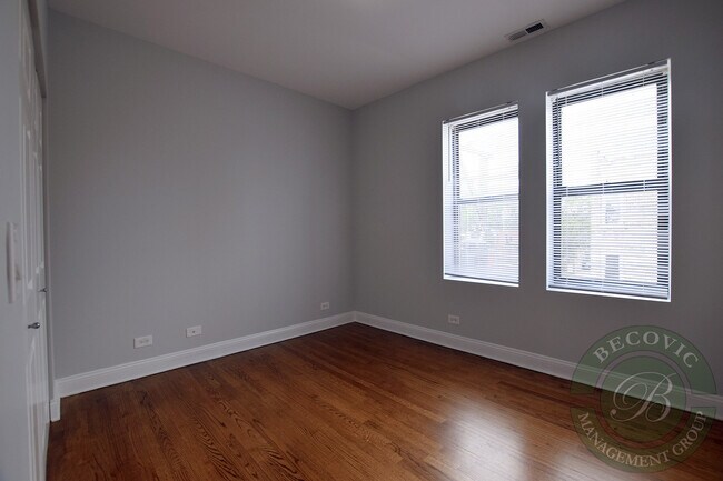 Building Photo - 7530 N Seeley Ave