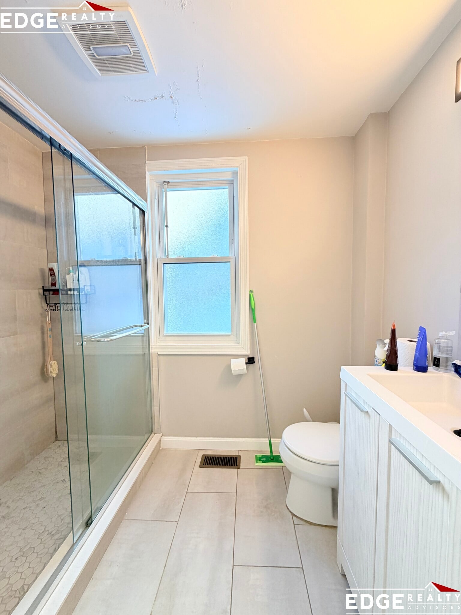 Building Photo - 66 Quint Ave