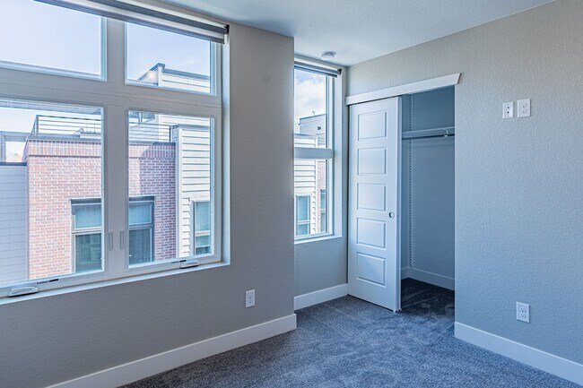 Building Photo - For Rent!  Corner Unit | Modern Townhome |...