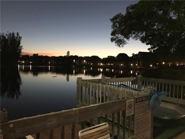 Building Photo - 3680 Inverrary Dr