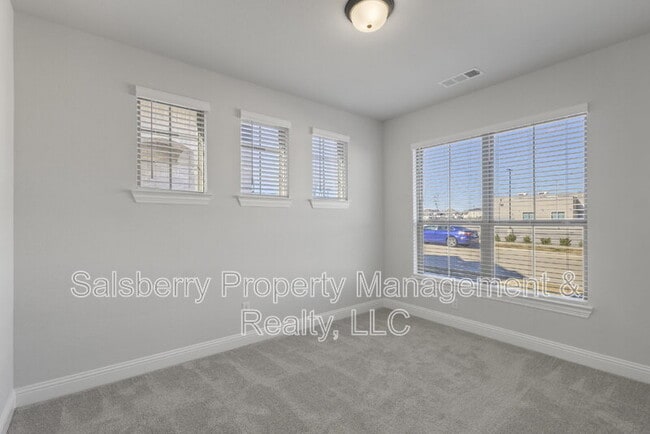 Building Photo - 2021 Daniel Dr