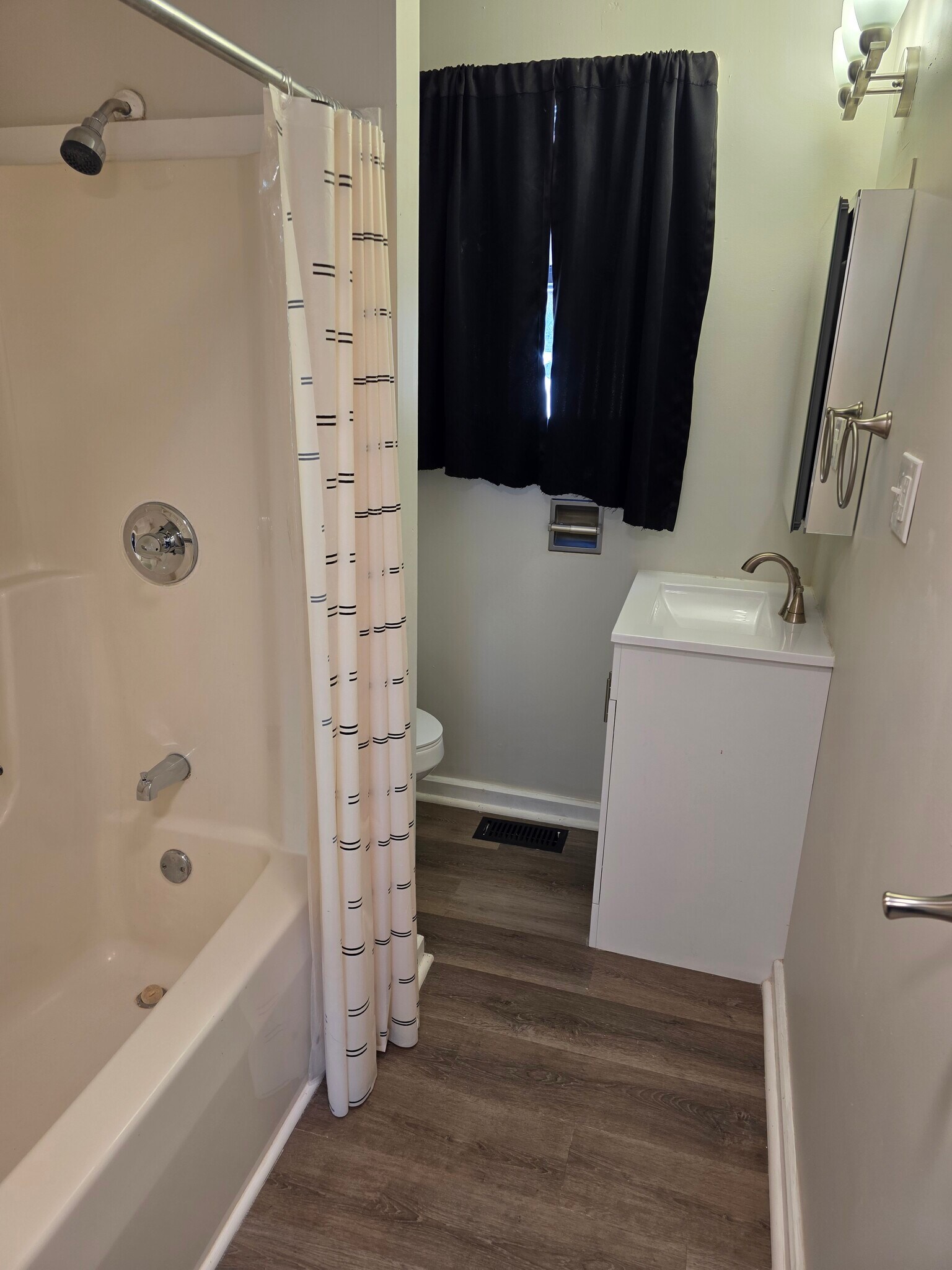 Building Photo - 5 Fountain St