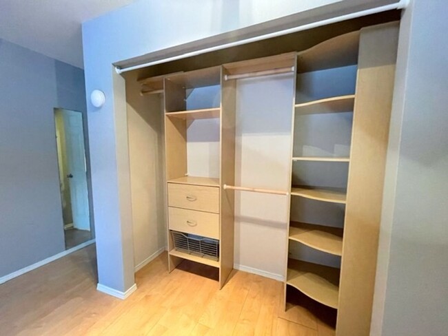 Building Photo - East Anchorage Four Bedroom Home with Bonu...