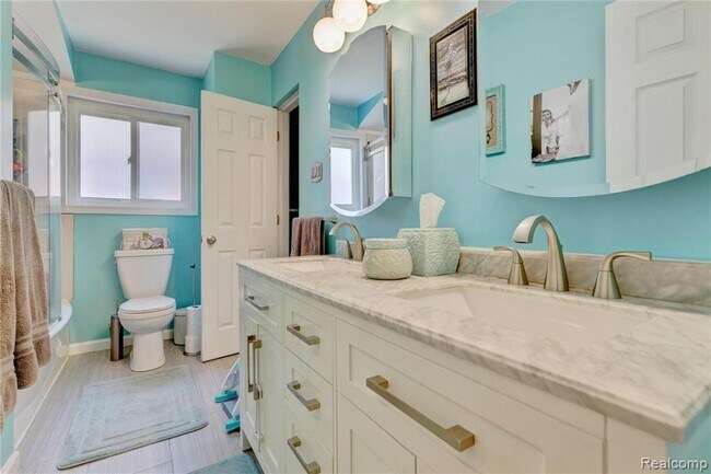 Building Photo - Beautiful Home in Dearborn Heights