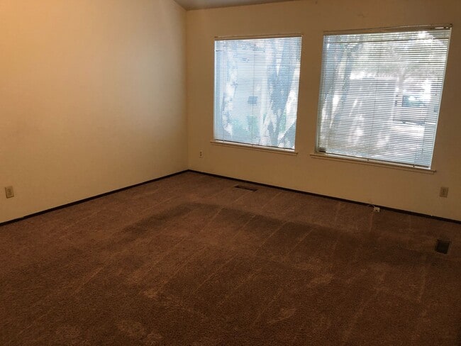 Building Photo - Alviso St