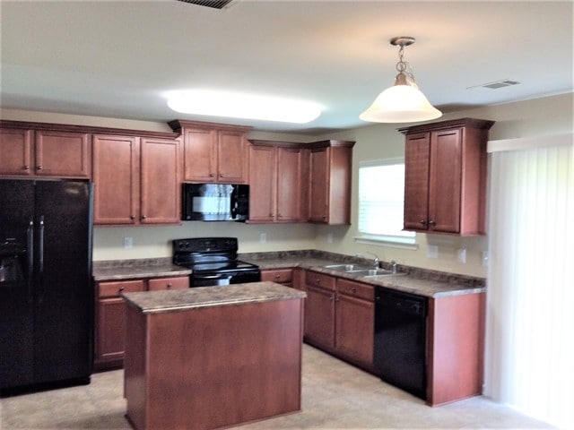 Building Photo - 211 Lindpoint Ln