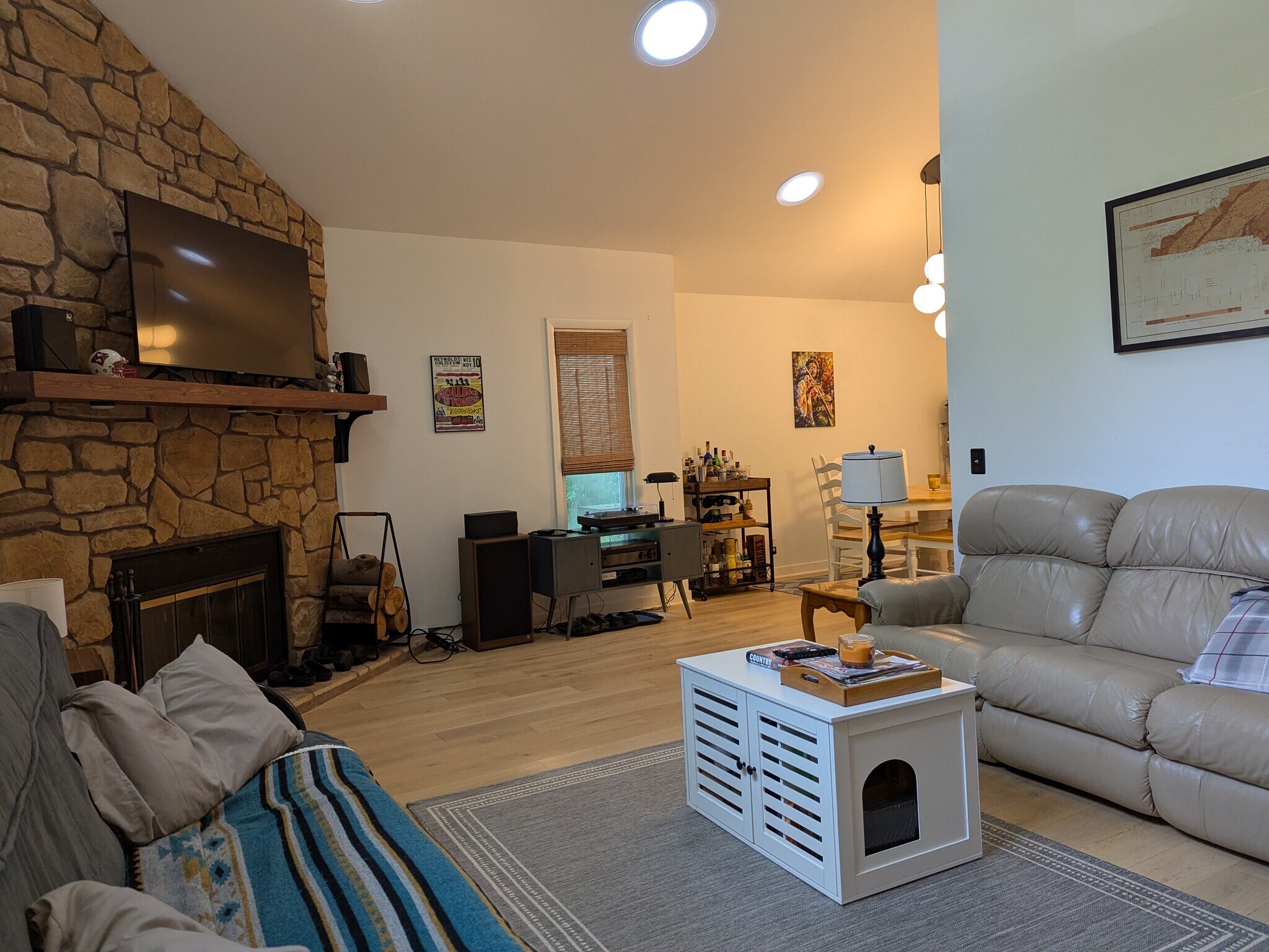 Living - 3501 Octavia St