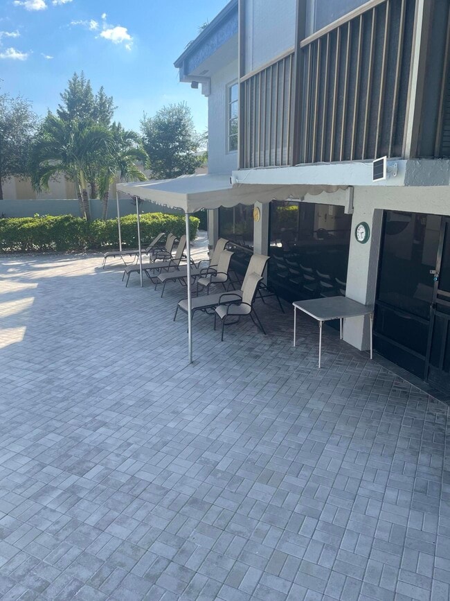 Building Photo - 7523 S Oriole Blvd