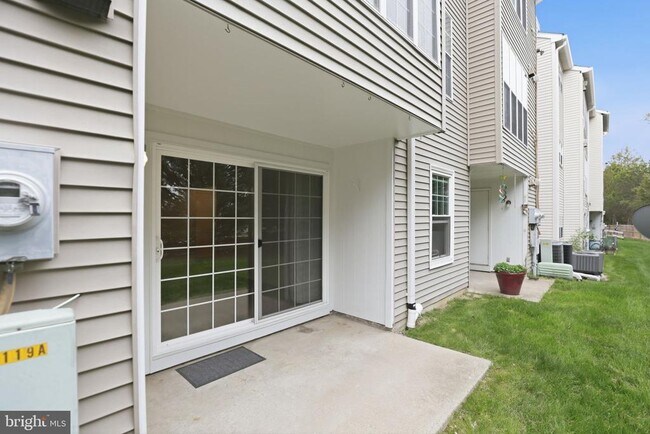 Building Photo - 119 Fort Evans Rd SE