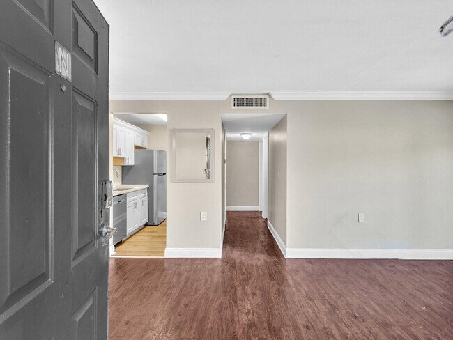 Building Photo - 1163 Lake Terry Dr