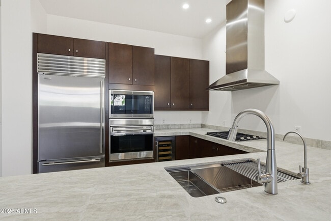 Building Photo - 15215 N Kierland Blvd