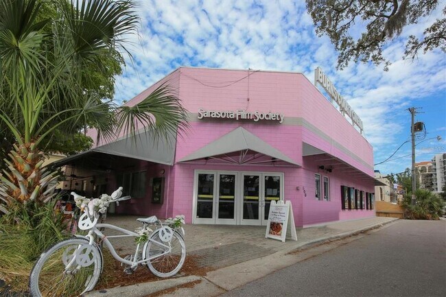 Building Photo - 1111 N Gulfstream Ave