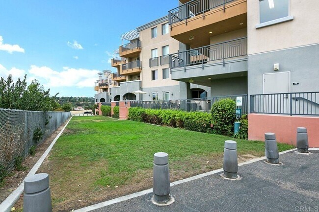 Building Photo - 3857 Pell Plz