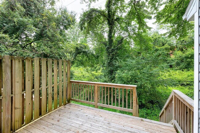 Building Photo - 5544 Kaplan Dr