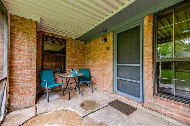 Building Photo - 2710 Yorktown Dr