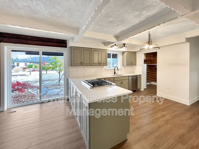 Building Photo - 5600 N Pierce Park Ln